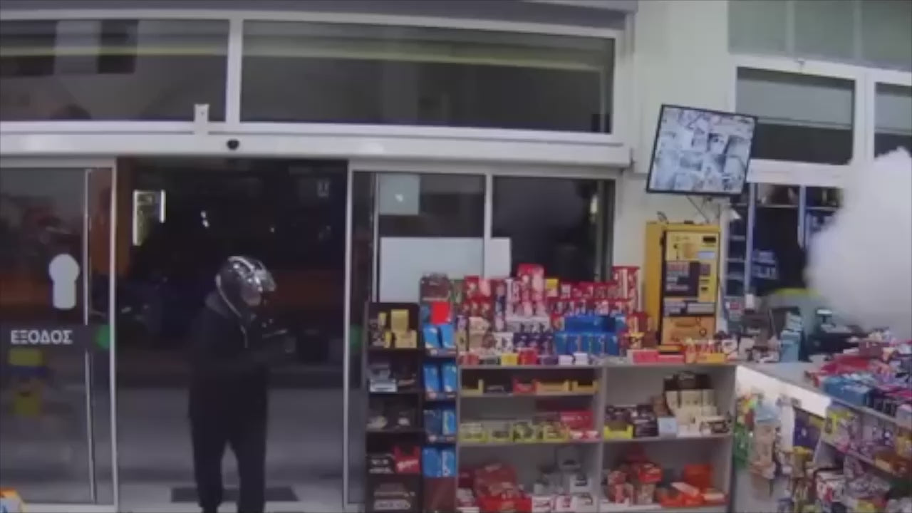 Load video: Iron Fog Security Stops convenience store robbery